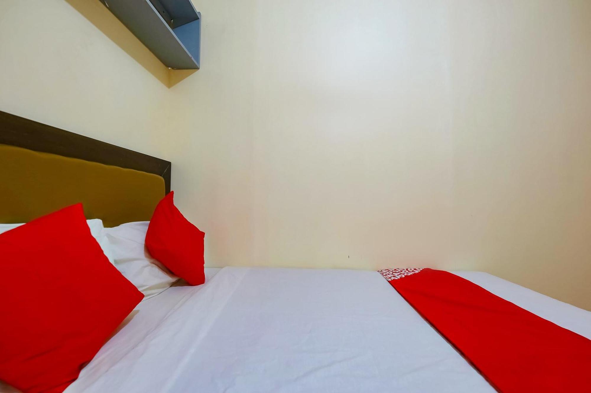 Oyo 431 Apollo 11 Apartelle Pasay Exterior photo
